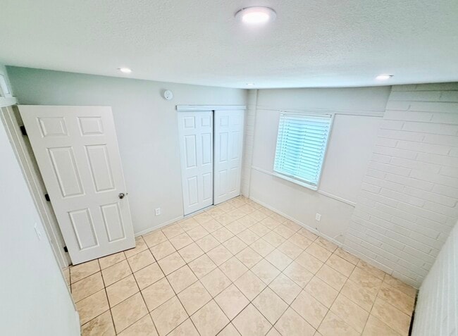 Building Photo - SAGO GARDENS