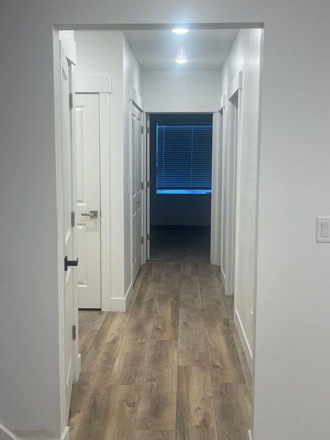 Building Photo - Lindon House