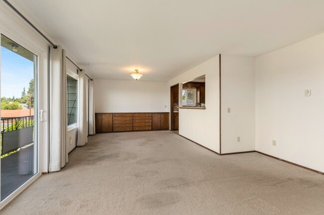 Building Photo - Charming 2BR/2BA Home with Private Balcony...