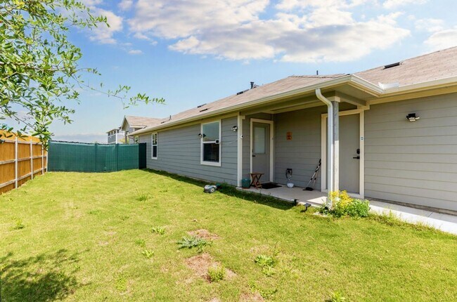 Building Photo - Spacious 4-Bedroom, 2-Bathroom Single Family Home in Austin!