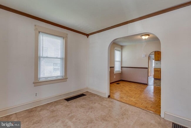 Building Photo - 427 Buttonwood St