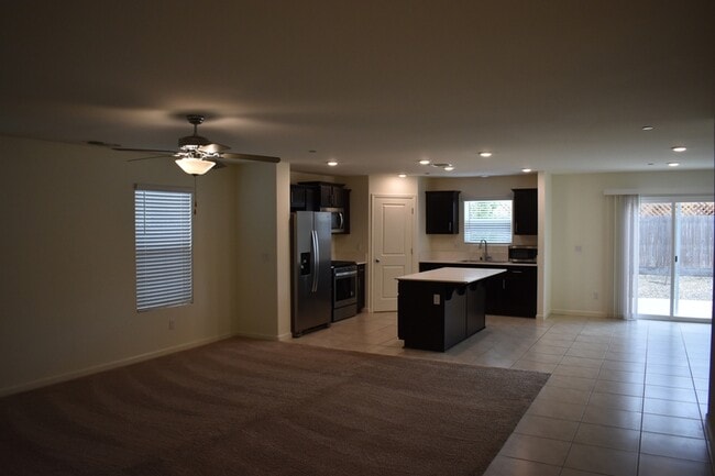 Building Photo - 686 Keenan Ct