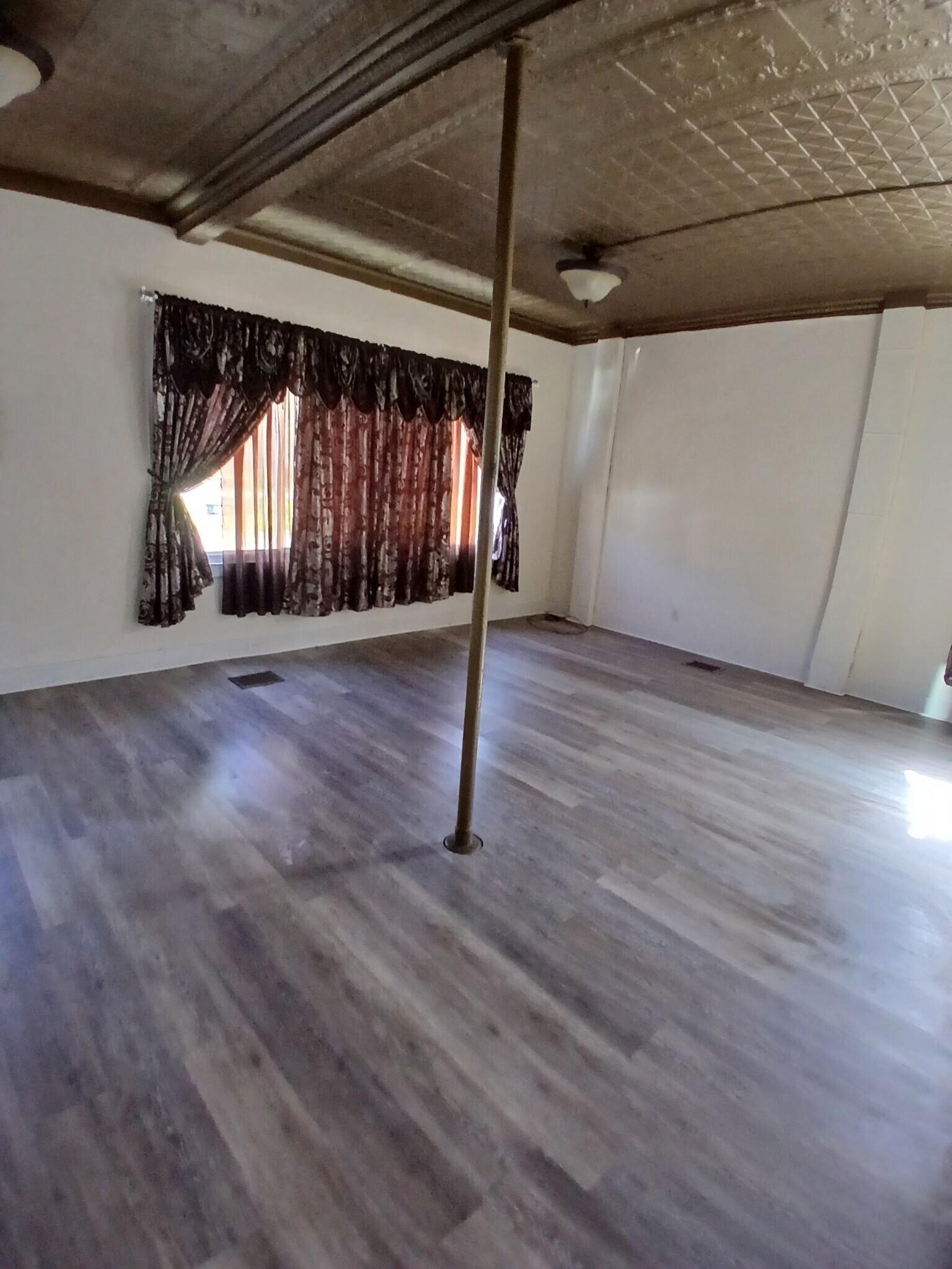 Building Photo - 26 Cross St