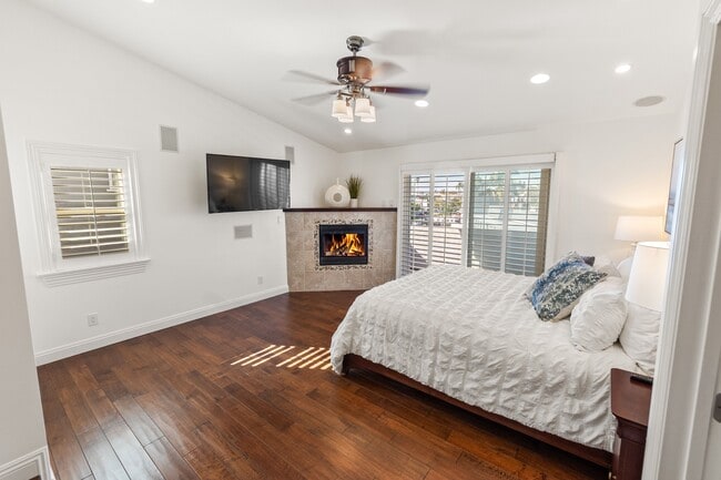 Building Photo - 1077 10th St