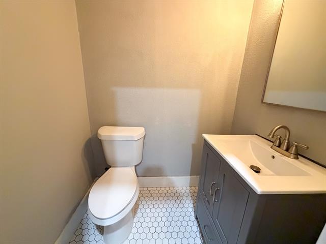 Building Photo - 405 E Denton St