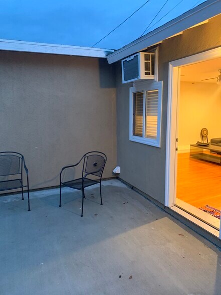 Building Photo - 766 N Alexandria Ave