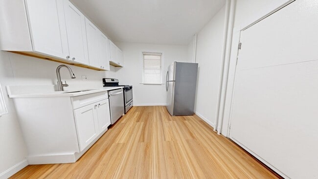 Building Photo - Stunning 4 bed 2 bath in beautiful Jamaica Plain