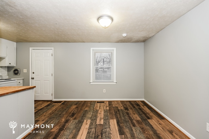 Building Photo - 11720 Elkwood Dr