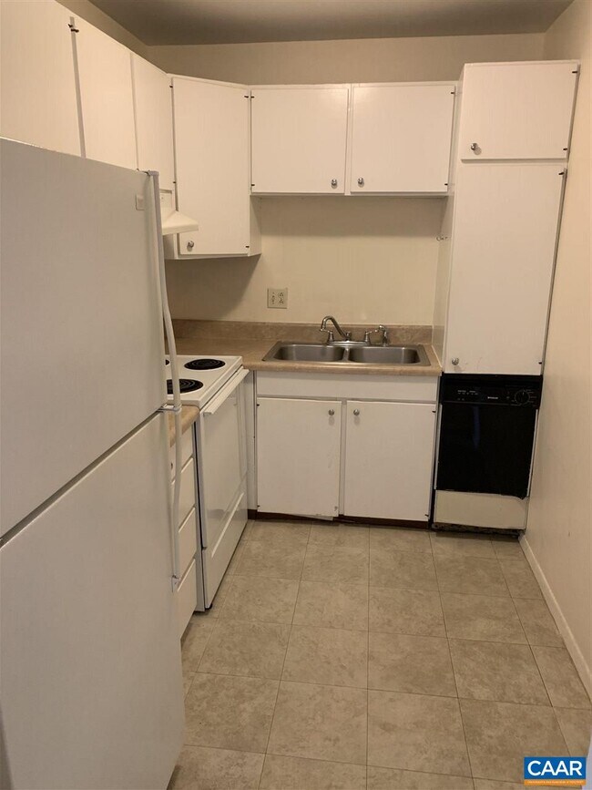 Building Photo - 1215 Wertland St