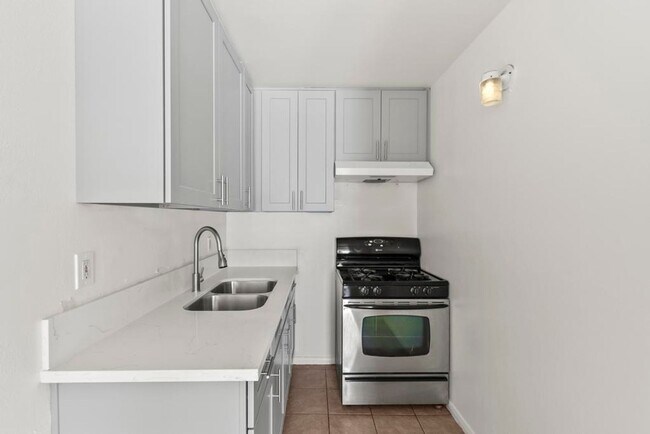 Interior Photo - 11645 Mapledale St