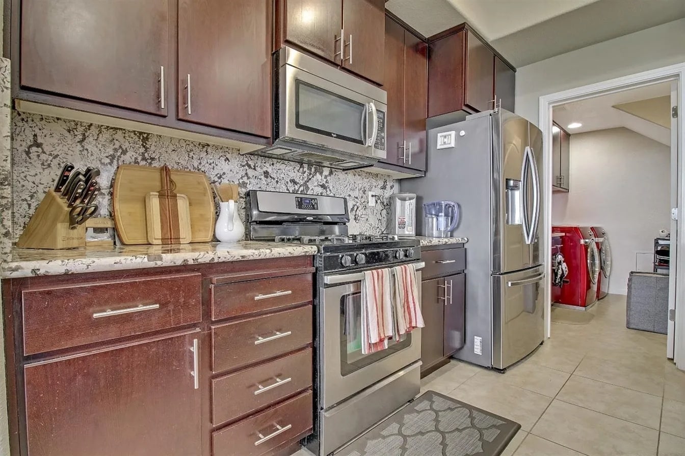 Building Photo - 6285 Rocky Point Ct