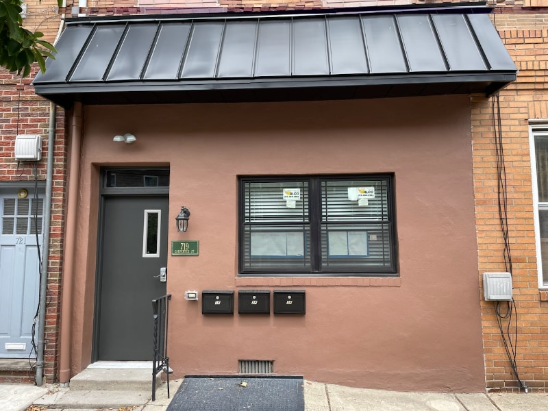 Building Photo - 719 Carpenter St