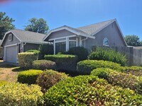 Building Photo - Updated 3 Bedroom Home