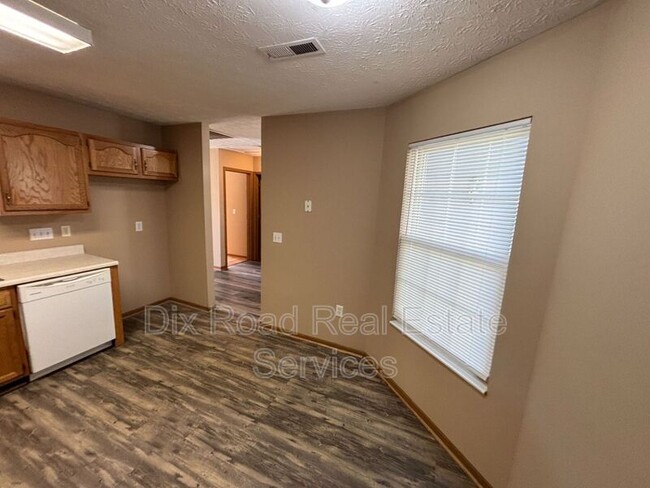 Building Photo - 179 Thompson St