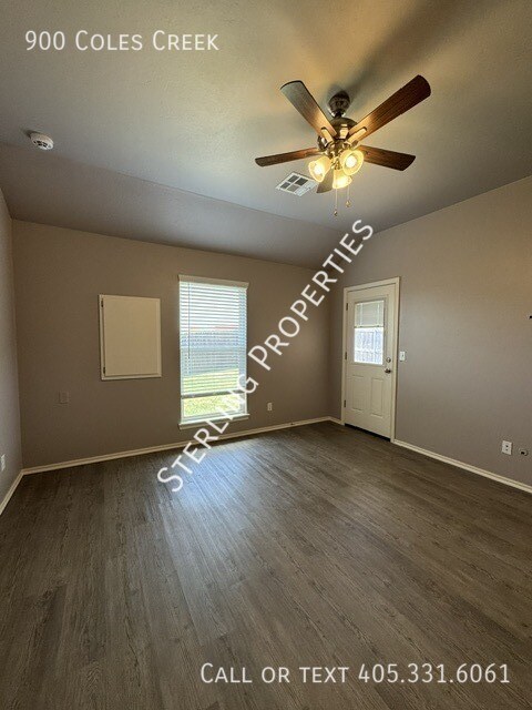 Building Photo - 900 Coles Creek