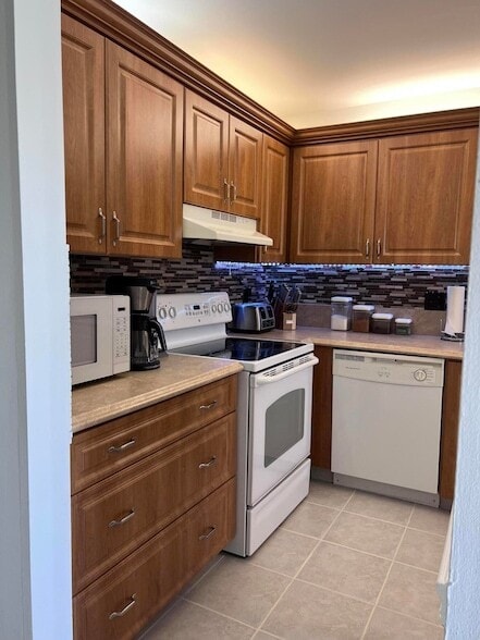 Building Photo - 2530 Black Olive Blvd