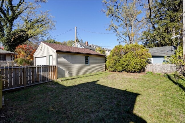 Building Photo - 304 Zuber Rd