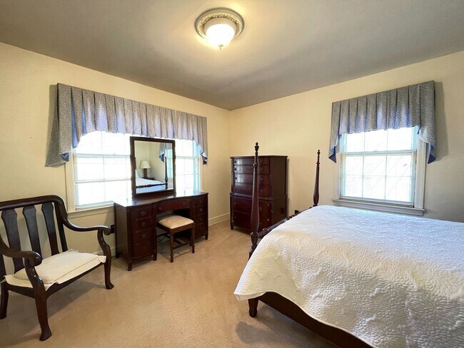 Building Photo - Fully Furnished~All Inclusive~Waiting For YOU!