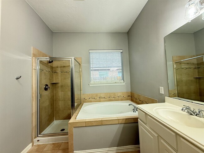 Building Photo - 26823 Lakeridge Park Ln