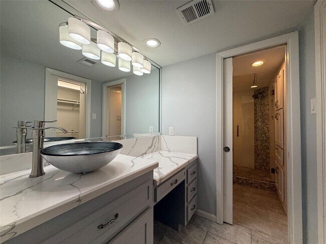 Building Photo - 777 Bering Dr