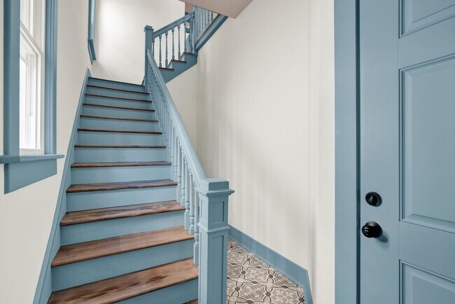 Building Photo - Eastside Beauty