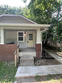 Building Photo - 2932 N Dearborn St