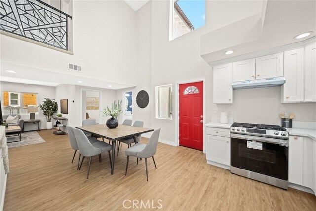 Building Photo - 1372 Carmona Ave