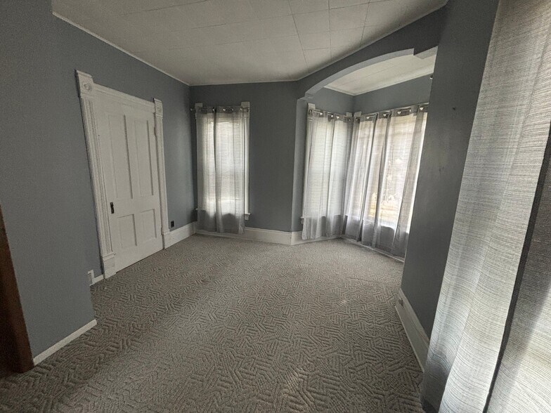 Building Photo - 318 Cramer St