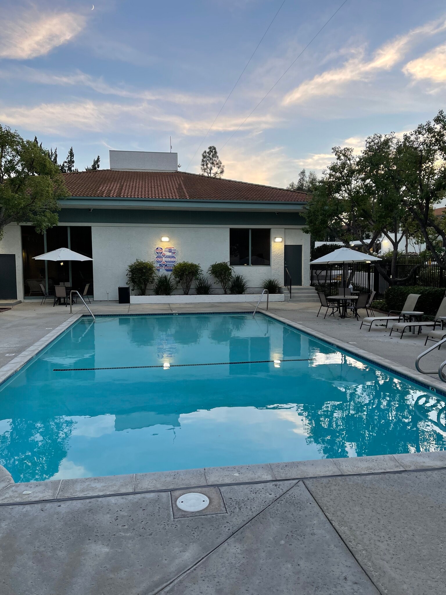 Building Photo - 4728 Park Granada