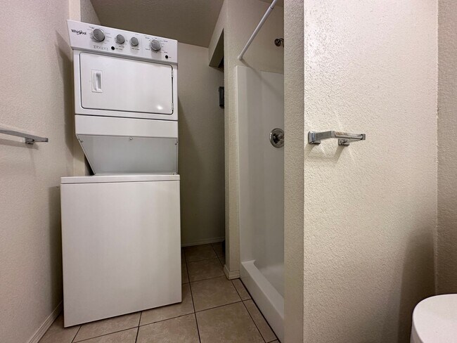 Building Photo - 2111 N.13th Street-B