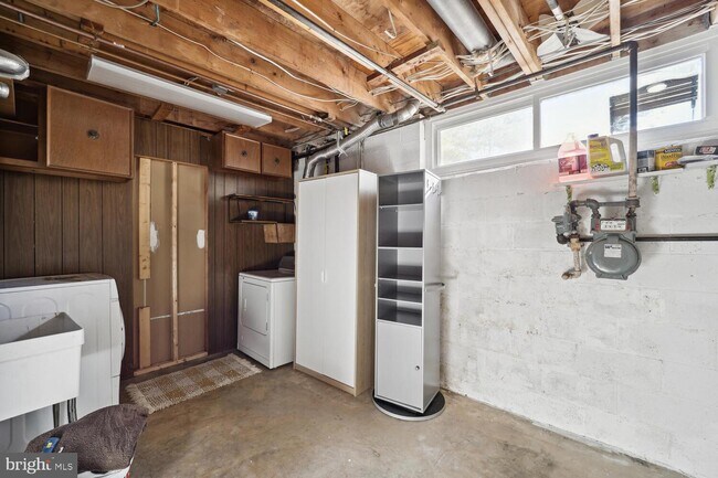 Building Photo - 10959 Deborah Dr