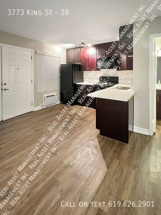 Building Photo - 3773 King St