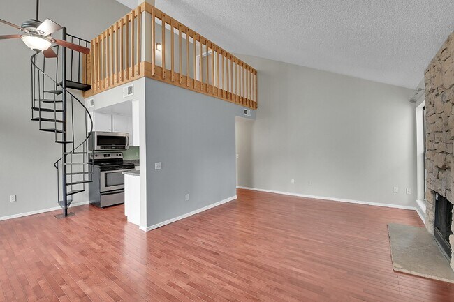 Building Photo - $1,900.00 - 2 Bedroom, 1 Bathroom, Condo i...