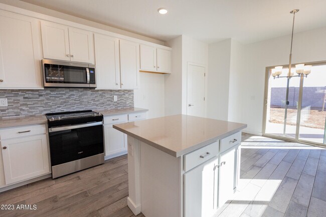 Building Photo - 17008 W Alice Ave