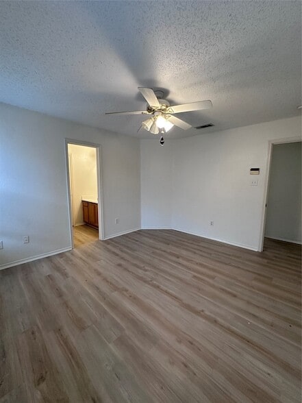 Building Photo - 1315 E Brown St