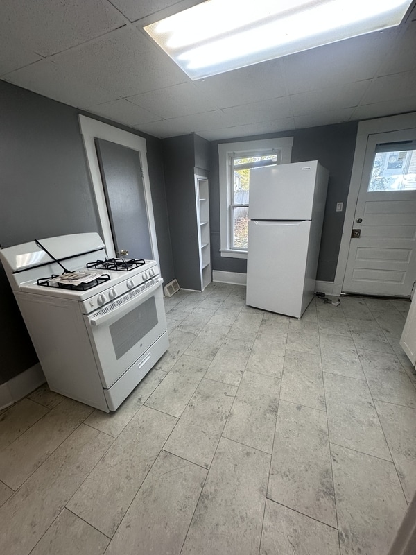 Building Photo - 4704 Behrwald Ave