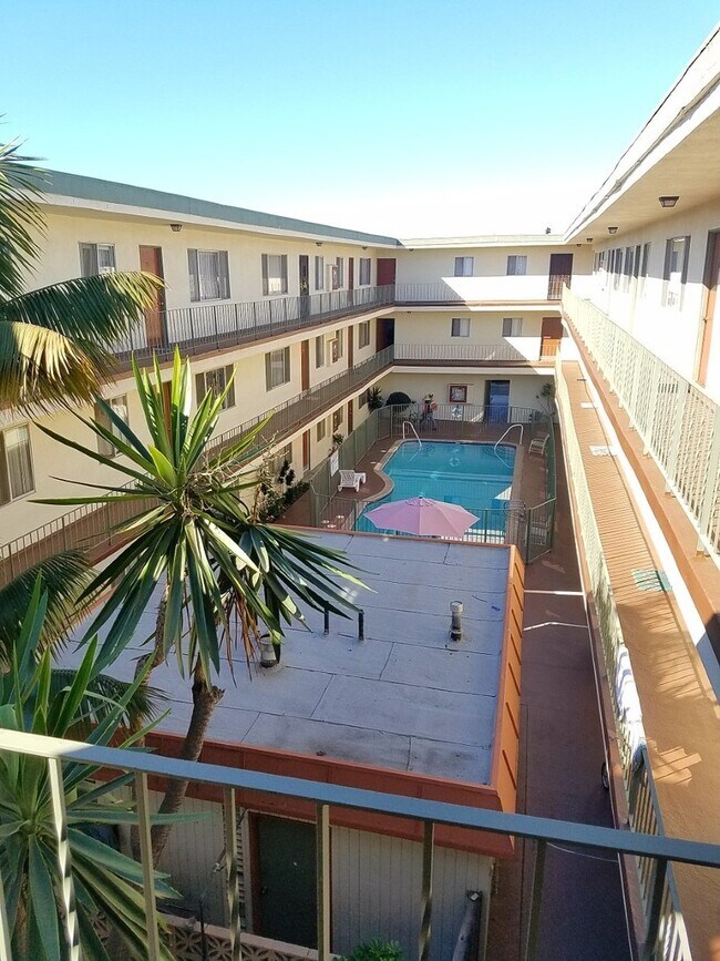 Interior Photo - ANZA 1 (Wellington Apts)