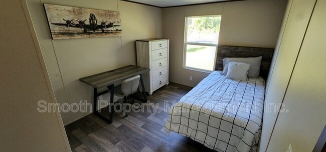 Building Photo - 7812 Fleetwood Dr