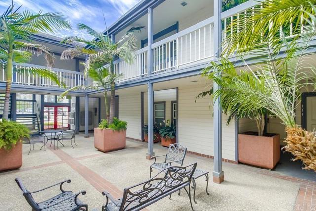 Building Photo - 3950 Cleveland Ave