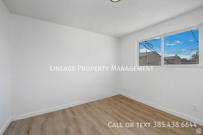 Building Photo - 286 Downington Ave S