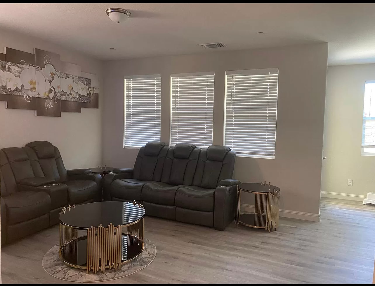 Building Photo - 220 Uccello Way