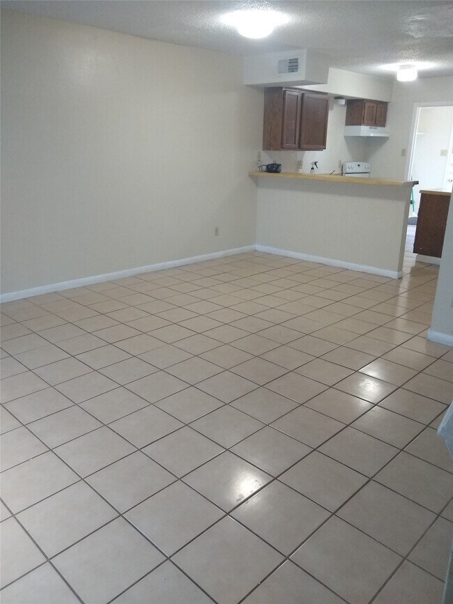 Building Photo - 9029 Carousel Ln