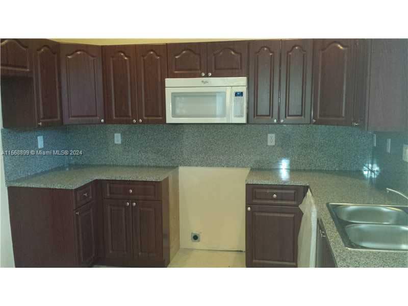 Building Photo - 21205 NW 14th Pl