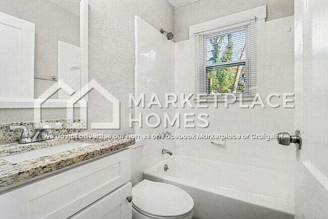 Building Photo - 2984 Semmes St