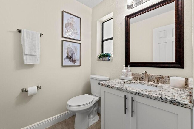 Building Photo - 13575 Columbine Ave