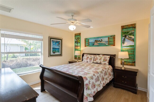 Building Photo - 8121 SW Yachtsmans Dr