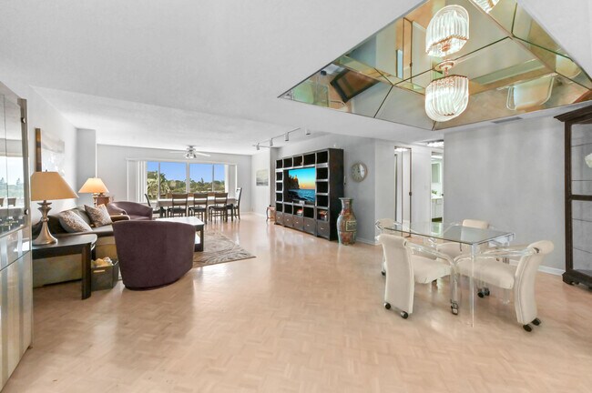 Building Photo - 6768 10th Ave N