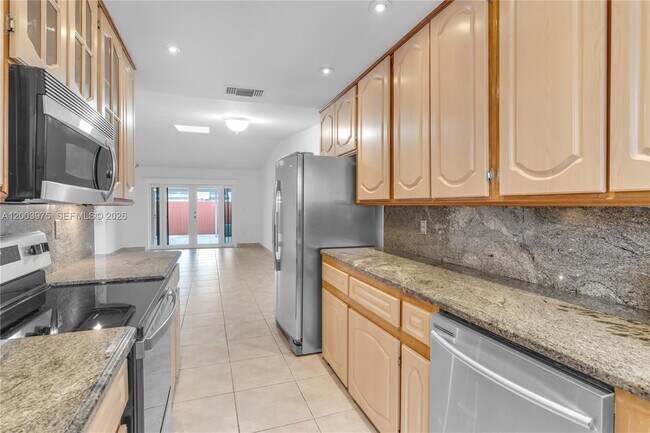 Building Photo - 5655 SW 139th Pl