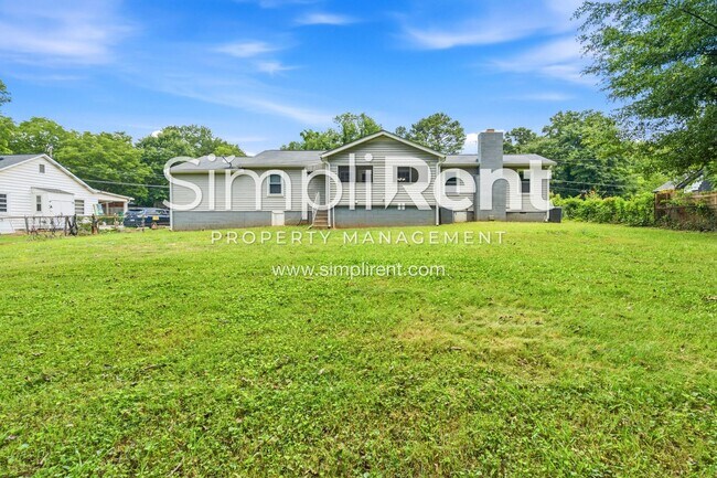 Building Photo - 4401 Highland Rd