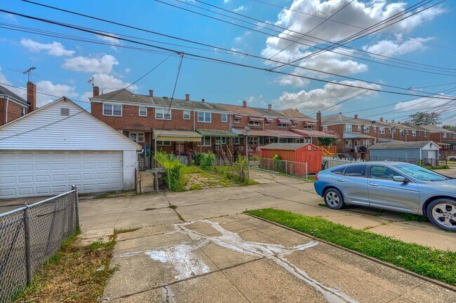 Building Photo - 2230 Coralthorn Rd